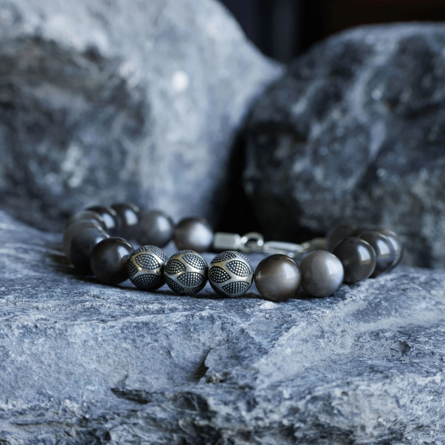 Black Moonstone Nascor Bracelet I (10mm) 4 Black Moonstone Nascor Bracelet I (10mm) - Image 4