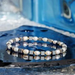 Pearl - Hematite Cube Bracelet I (4-7mm) -Aurum Brothers Pearl hematite cube 1