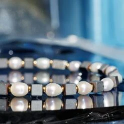Pearl - Hematite Cube Bracelet I (4-7mm) -Aurum Brothers Pearl hematite cube 2