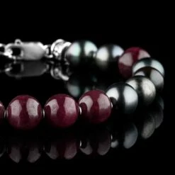 Ruby - Tahiti Pearl Bracelet IX (9-11.5mm) -Aurum Brothers Ruby TahitiPearlBraceletIX 9 11.5mm closeup