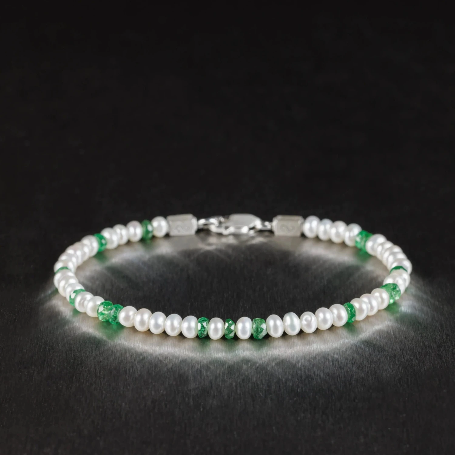 Tsavorite - Pearl Bracelet III (3-4mm) 1 Tsavorite - Pearl Bracelet III (3-4mm)