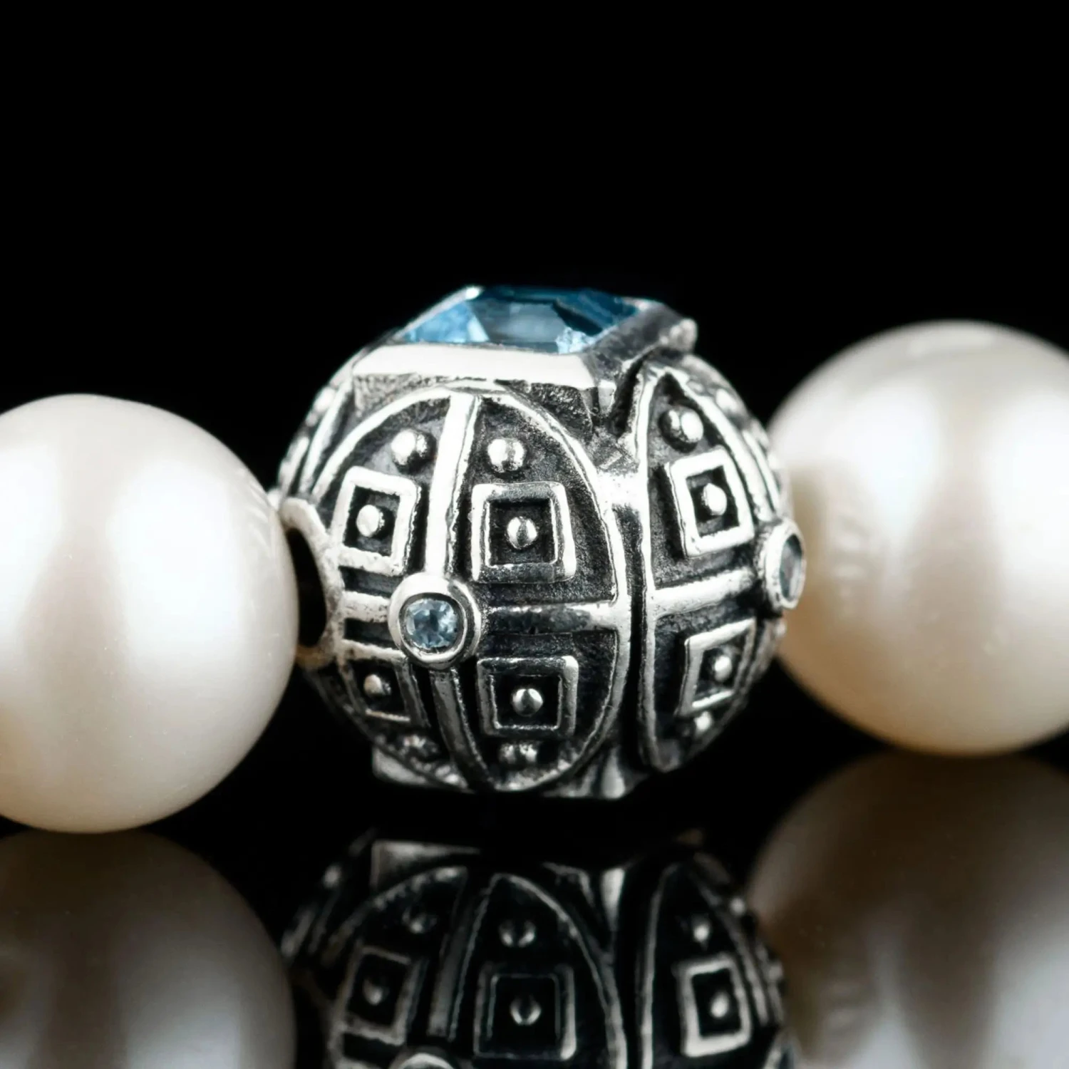 Paladin Swiss Blue Topaz - Pearl Bracelet I (8mm) 3 Paladin Swiss Blue Topaz - Pearl Bracelet I (8mm) - Image 3