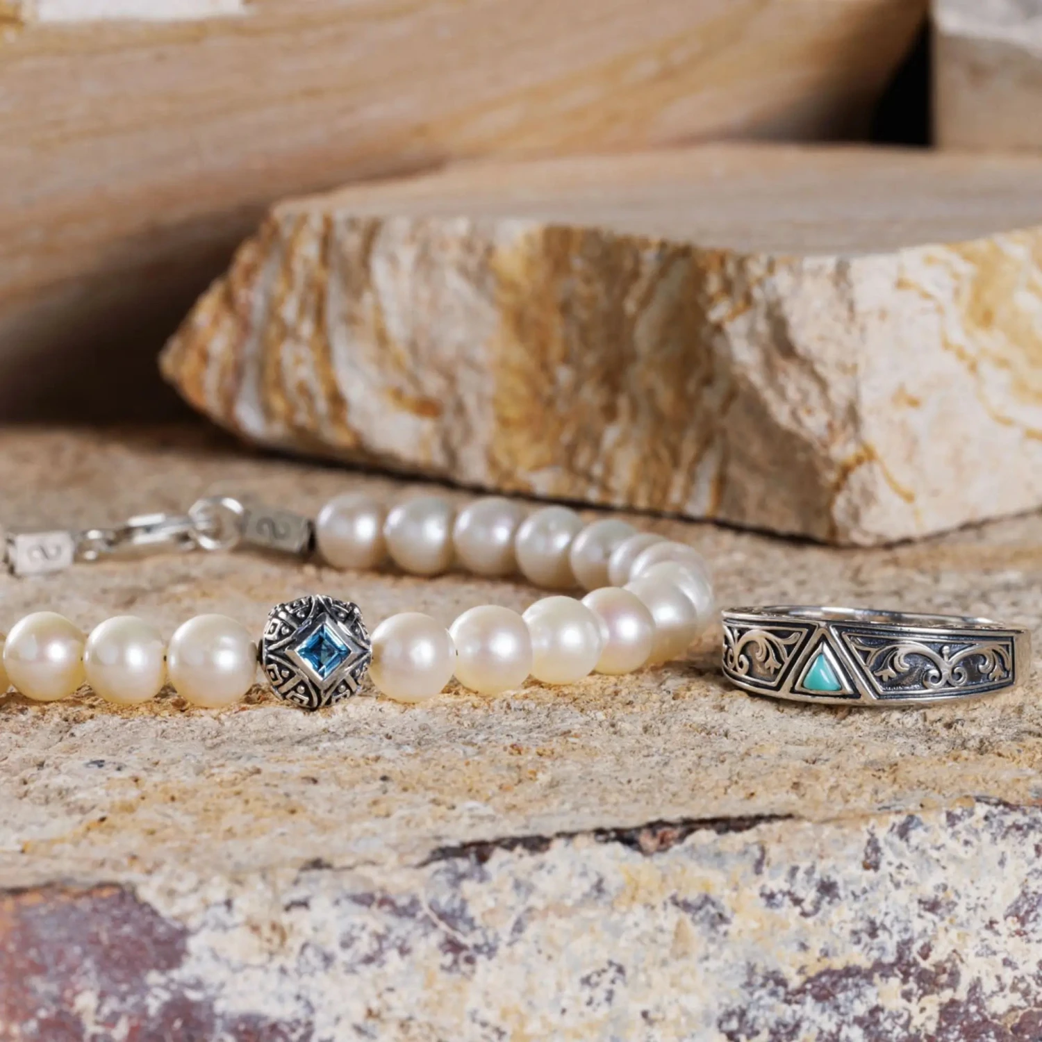 Paladin Swiss Blue Topaz - Pearl Bracelet I (8mm) 4 Paladin Swiss Blue Topaz - Pearl Bracelet I (8mm) - Image 4