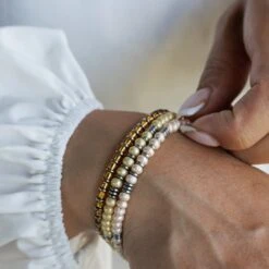 Hematite - Pale Pink Bracelet I (4mm) -Aurum Brothers squareHematiteyellow pinknude goldmiyuki.png 2 715ce8c1 7920 47c1 a240 e471218035b2